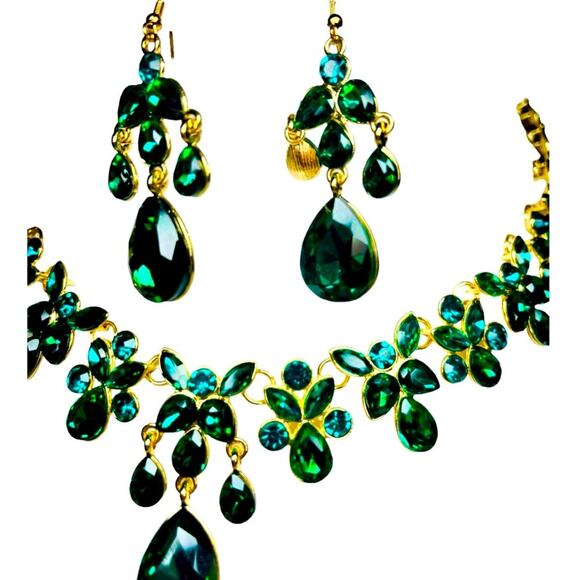 Chrome Green Necklace and Earrings Set - Picture 3 of 6